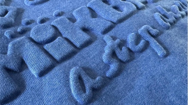Embossing na mikiny