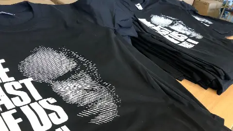 Jednobarevný sítotisk na trička