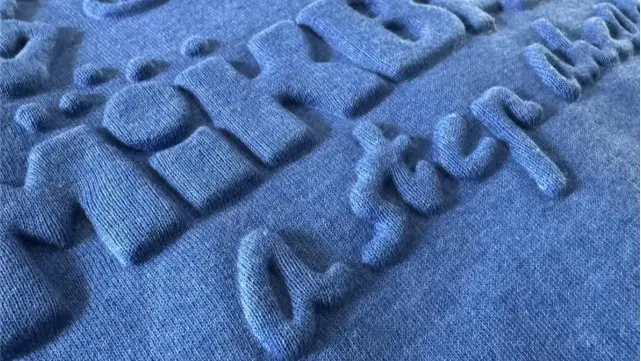 Embossing na mikiny
